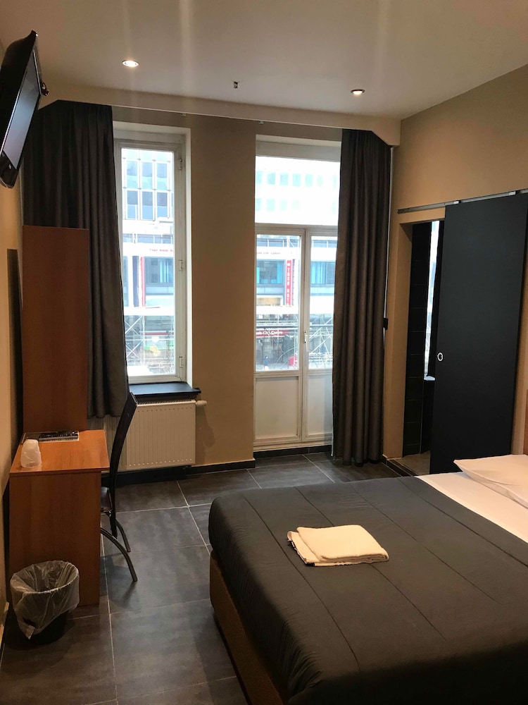 Royal Hotel Brussels 14/39