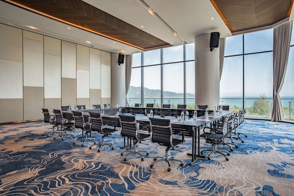 Radisson Hotel Danang 64/72