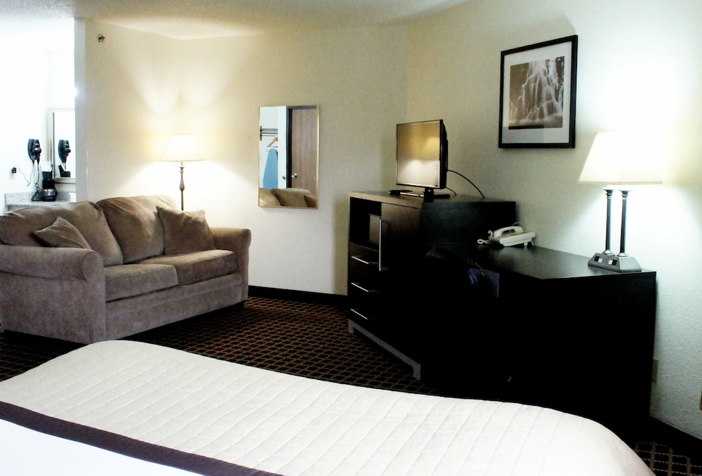 Baymont By Wyndham Green Bay 26/34