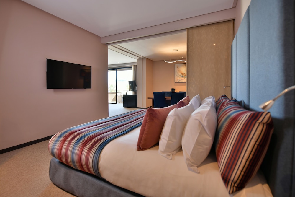 PRESIDENTIAL, SUITE, GARDEN VIEW