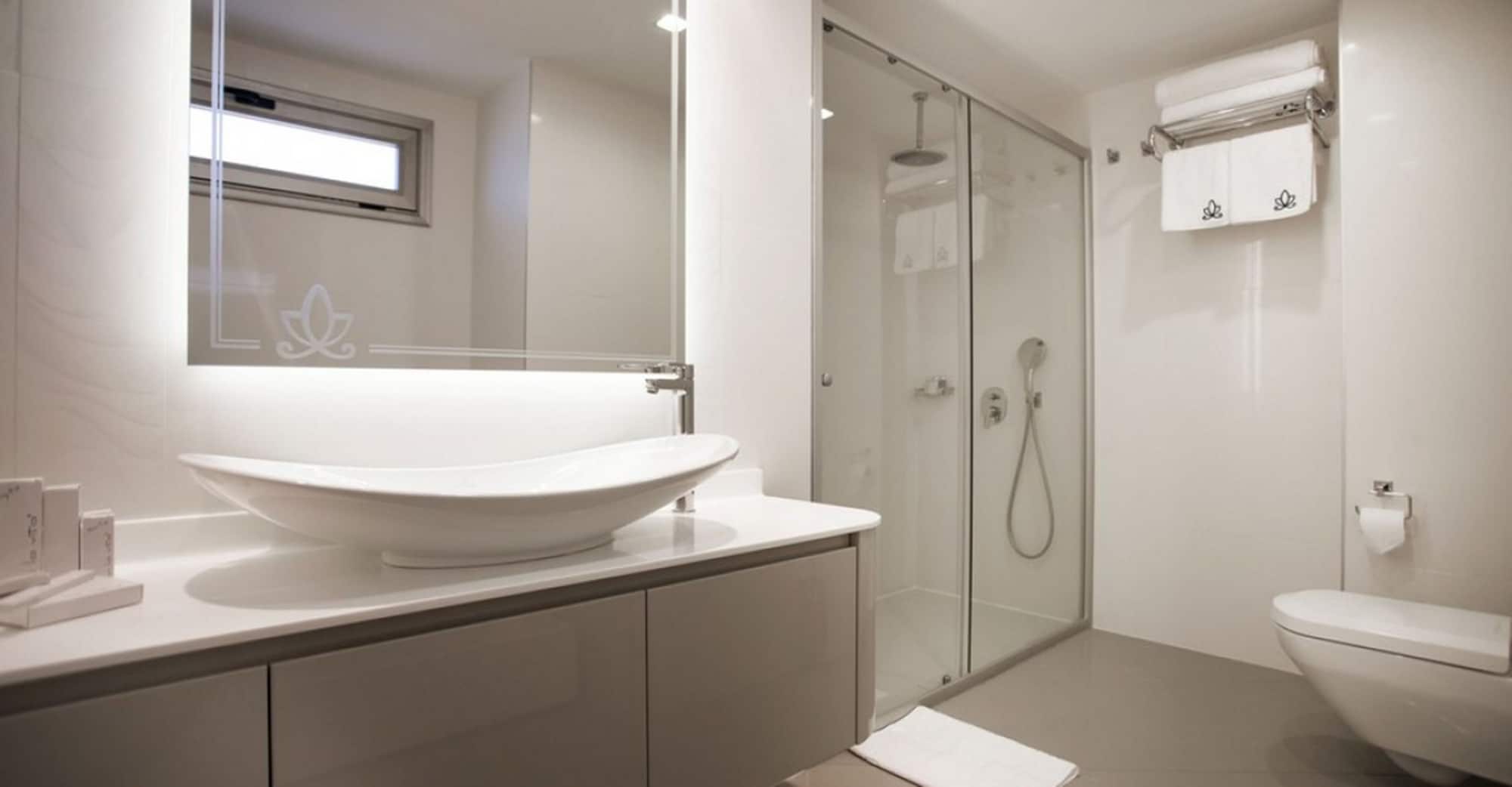LUXURY, SUITE