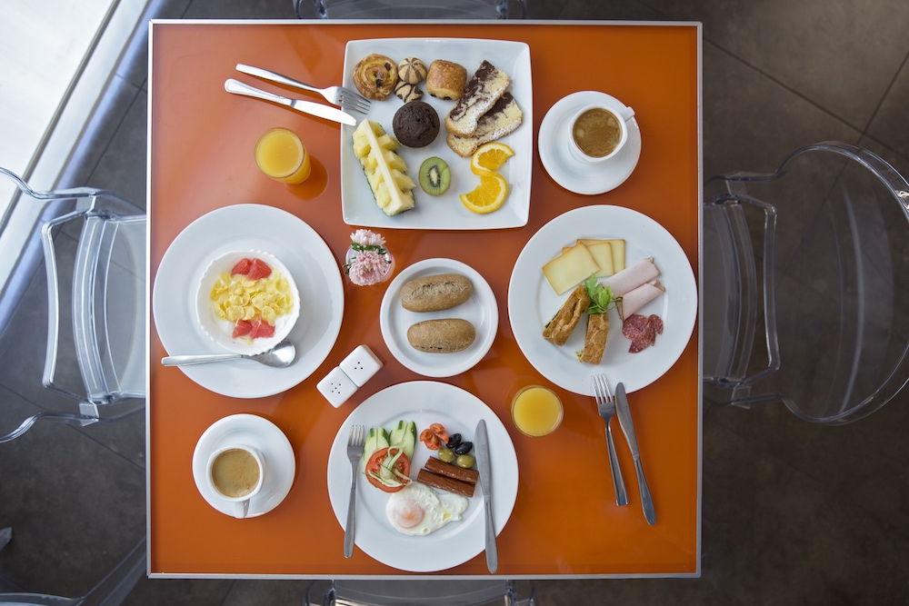 Zeus Essence Bucharest, Trademark Collection by Wyndham 49/65