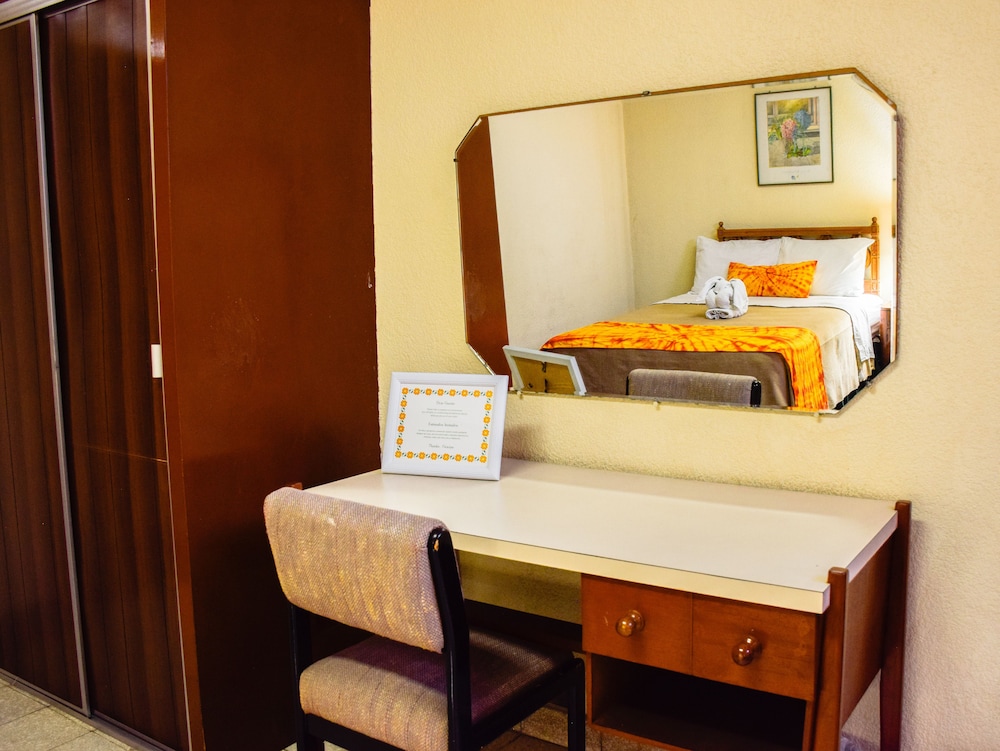 Eco Hotel Mariscal 23/59