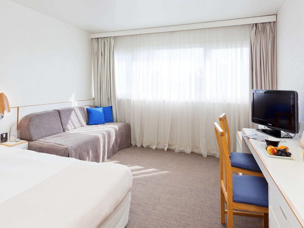 Novotel Macon Nord 11/74