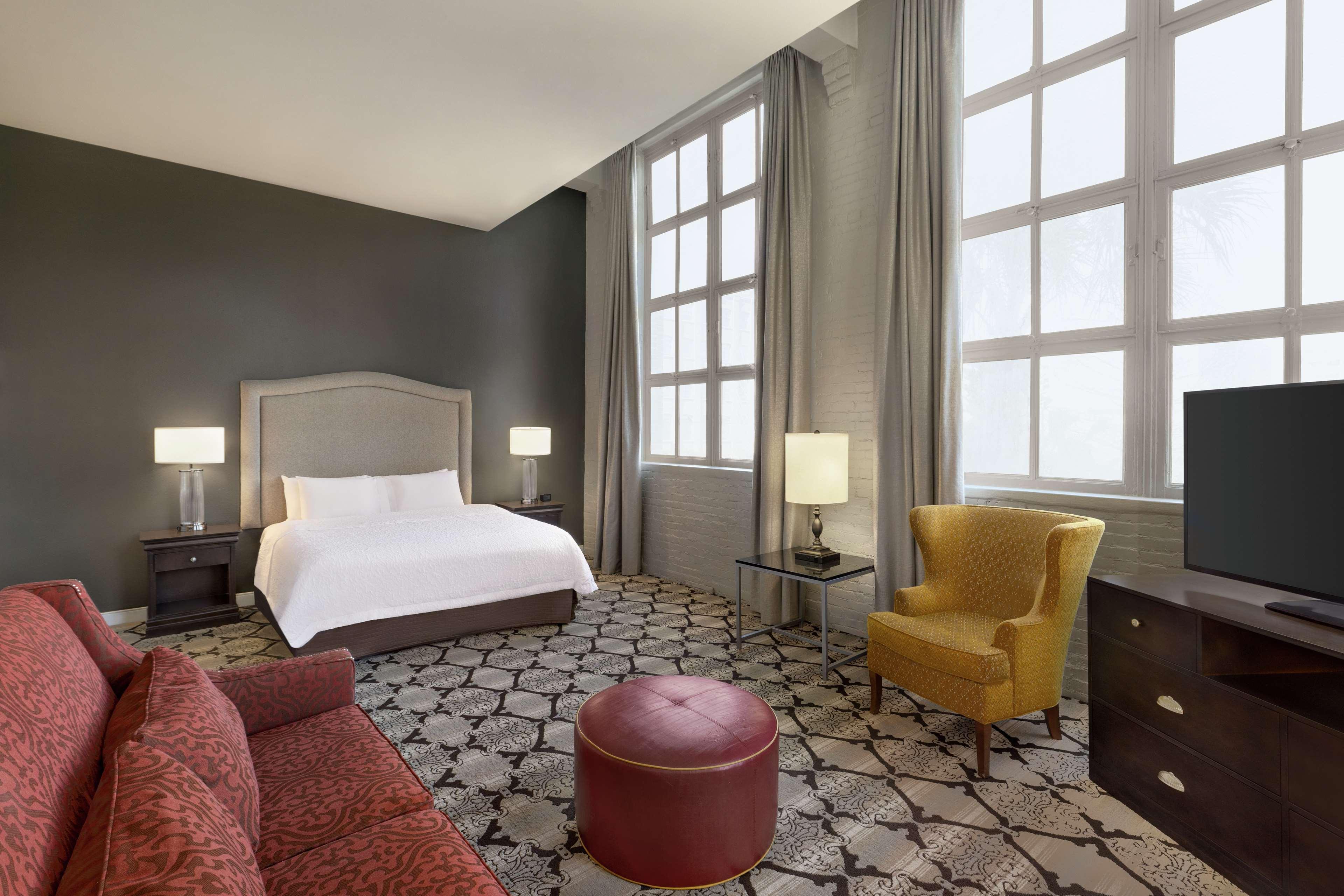 DELUXE, STUDIO, SUITE, KING BED, KITCHEN
