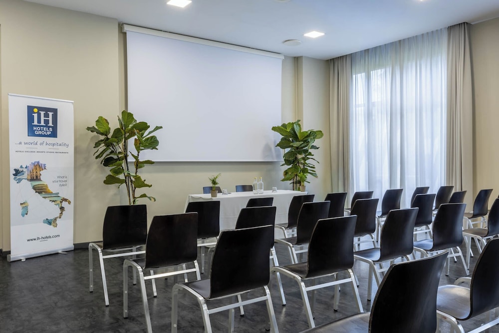iH Hotels Milano Lorenteggio 45/61