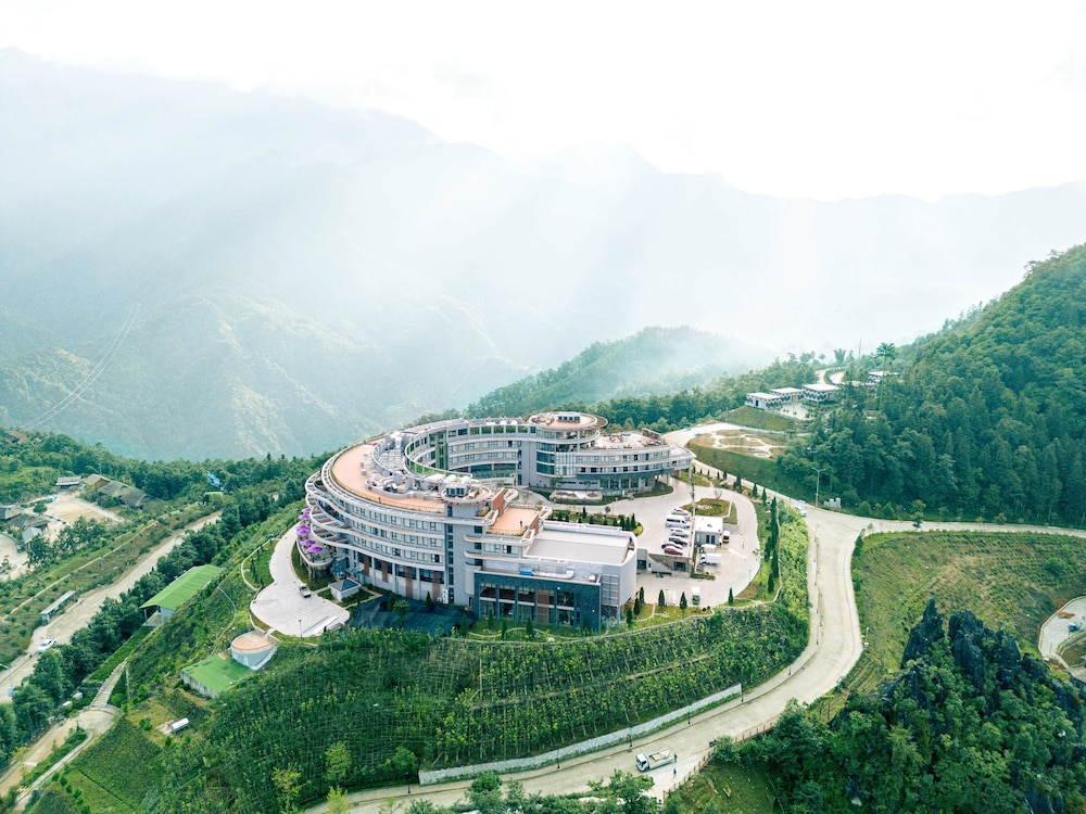 Lady Hill Sapa Resort 57/59