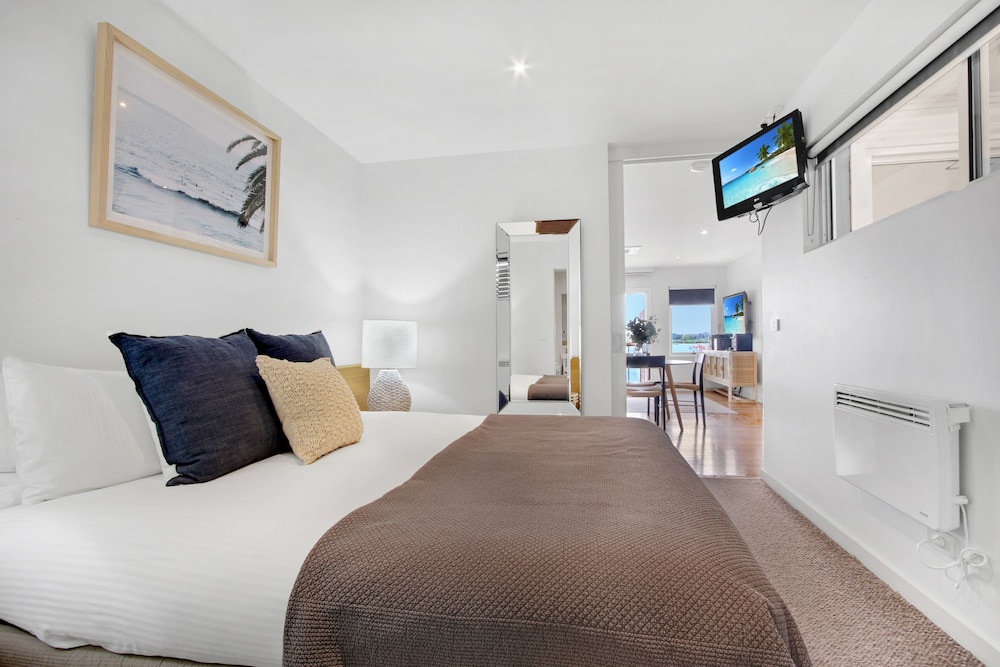 1 Bedroom, Spa, Apartment, King Bed, Bay View