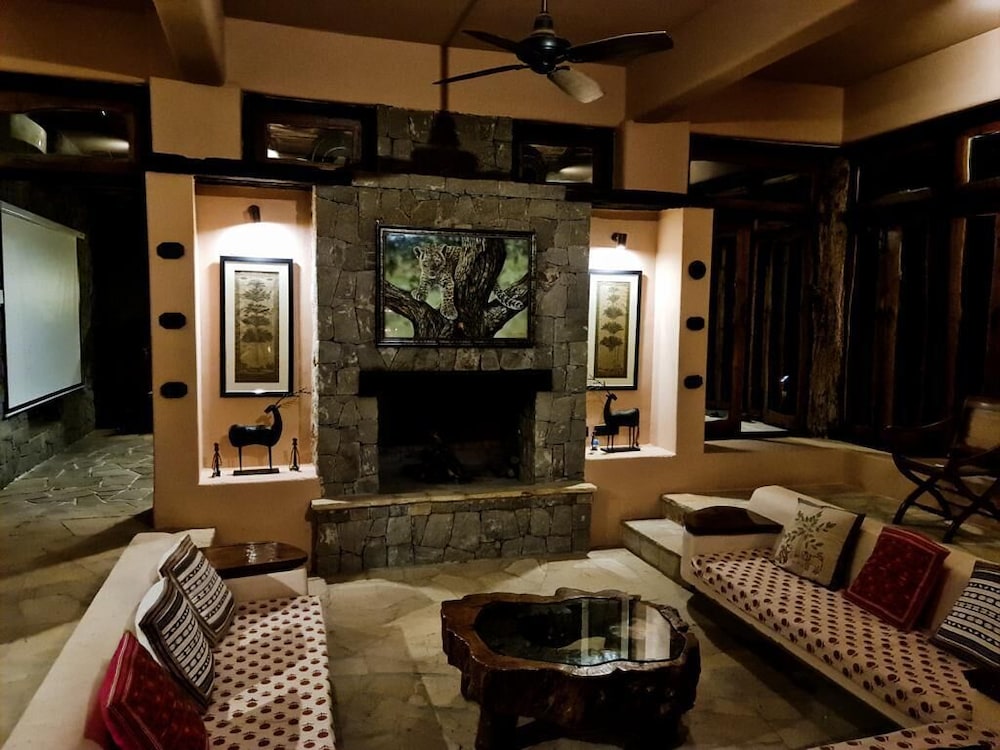 Kanha Earth Lodge 20/50