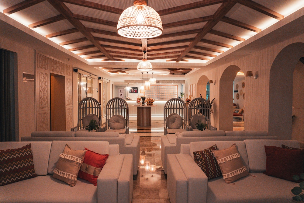 Adella Side Hotel 54/73