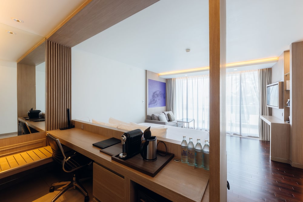 Oceanfront Beach Resort And Spa 48/50