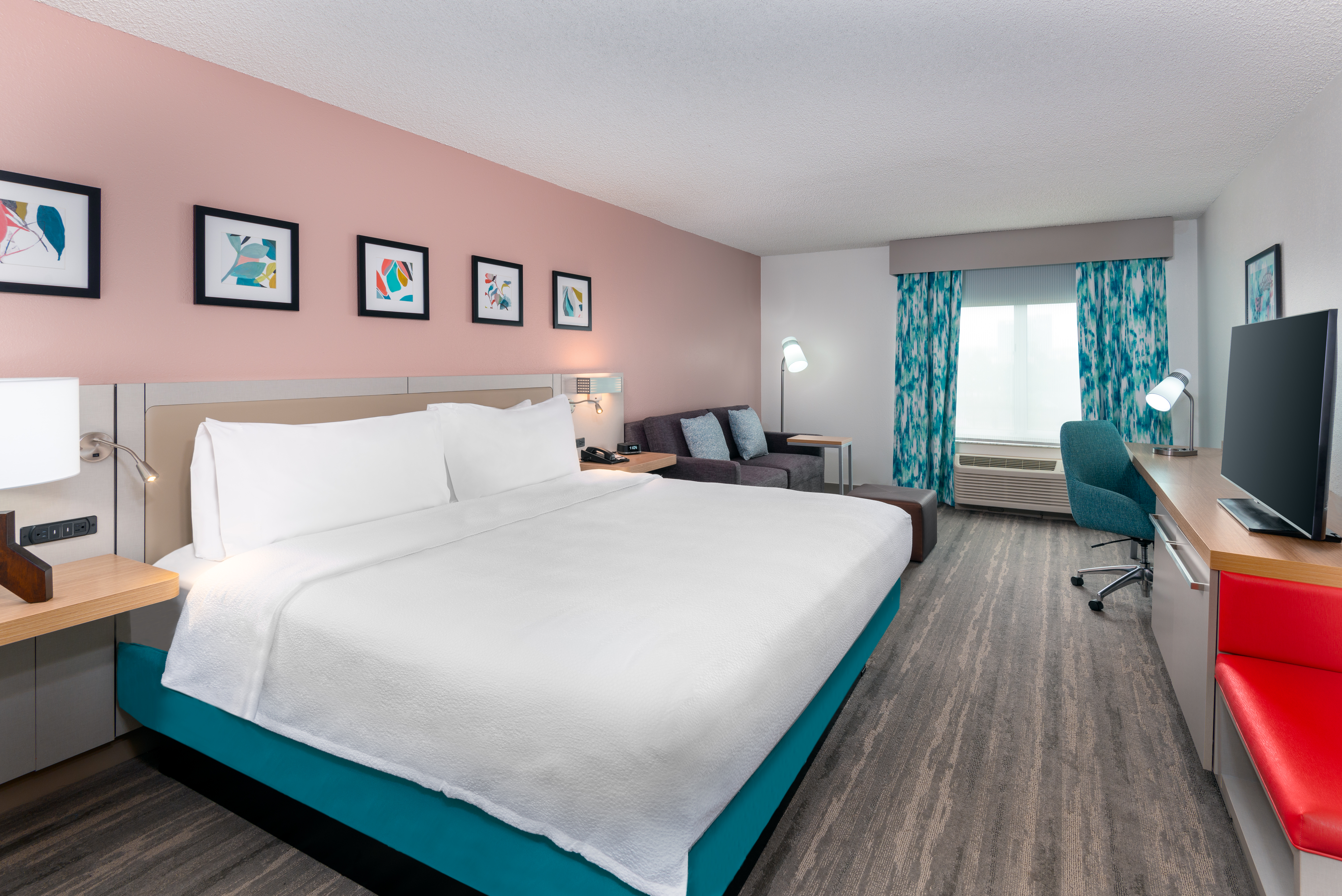 ROOM, KING BED, POOL VIEW, SOFA