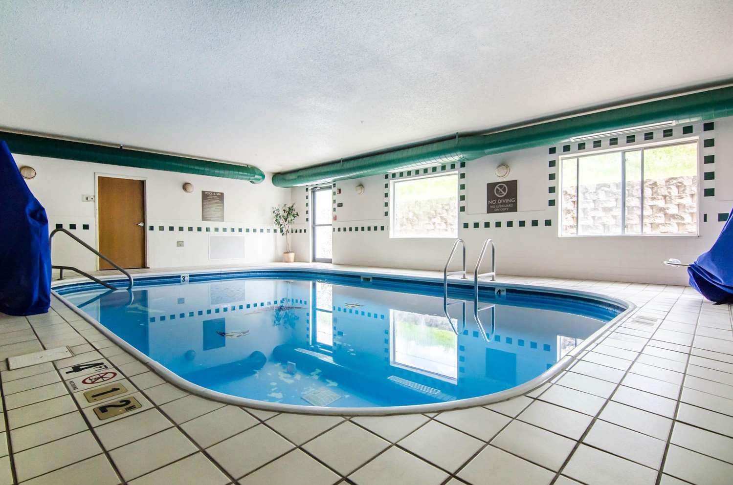Quality Suites St. Joseph 16/24