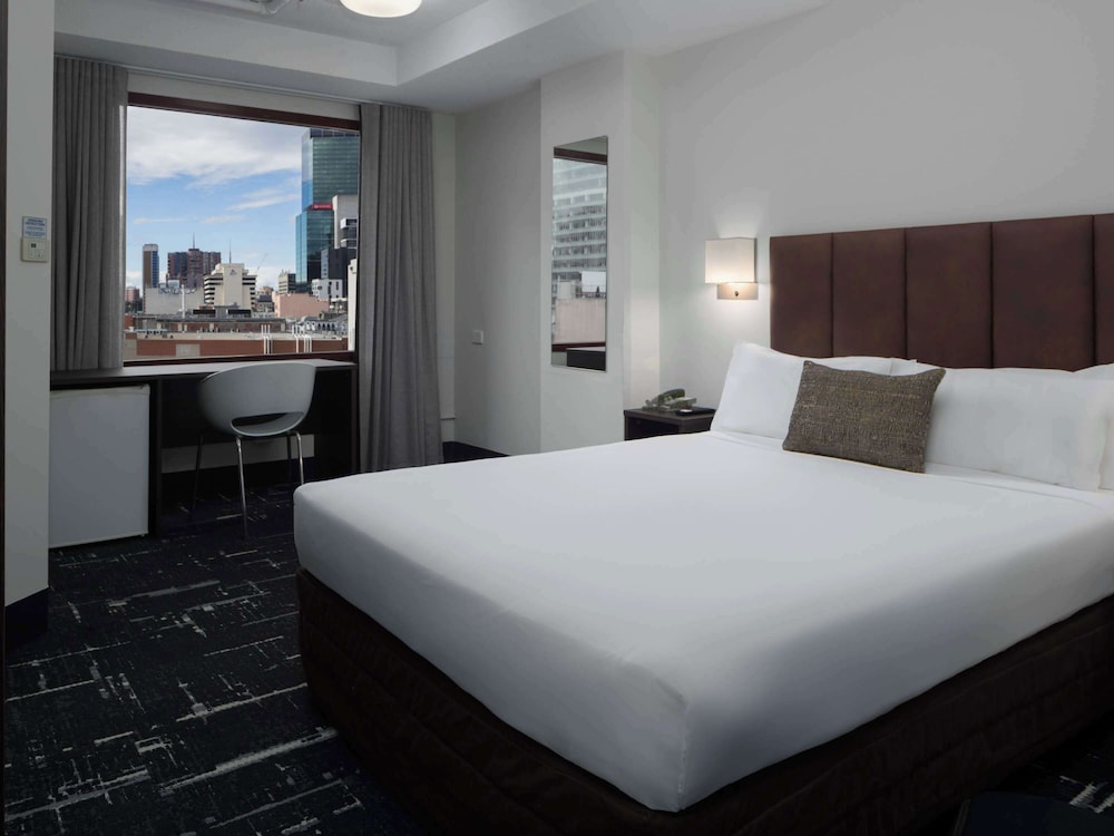 SUPERIOR, KING BED, ACCESSIBLE