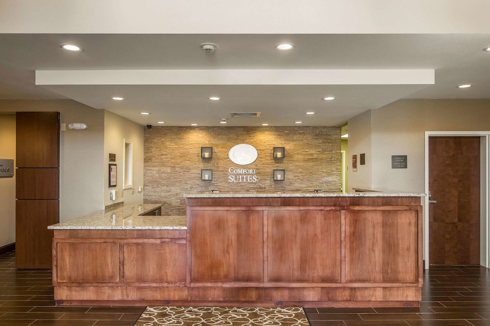 Comfort Suites Dodge City, KS 6/39