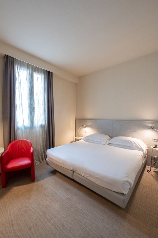 Hotel Annunziata 11/77