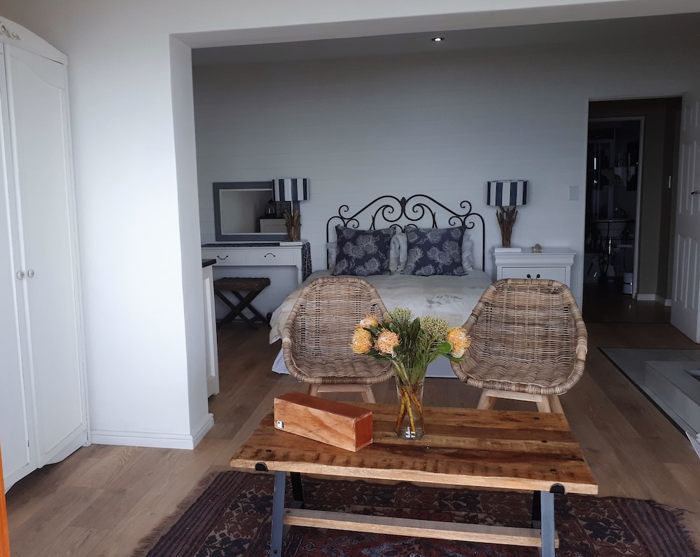 Kleinzee Oceanfront Guesthouse 24/43
