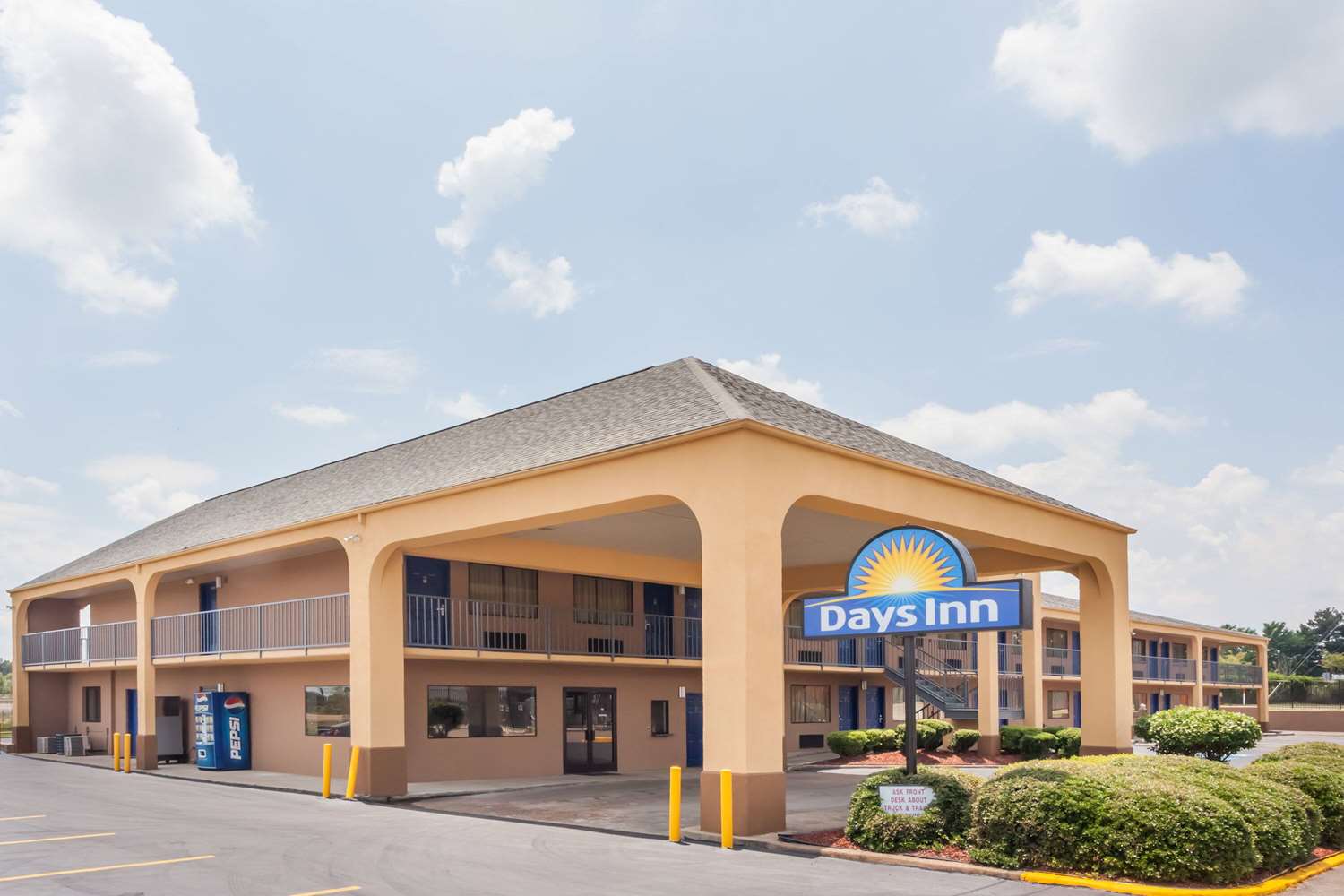 Days Inn by Wyndham Clinton 1/18