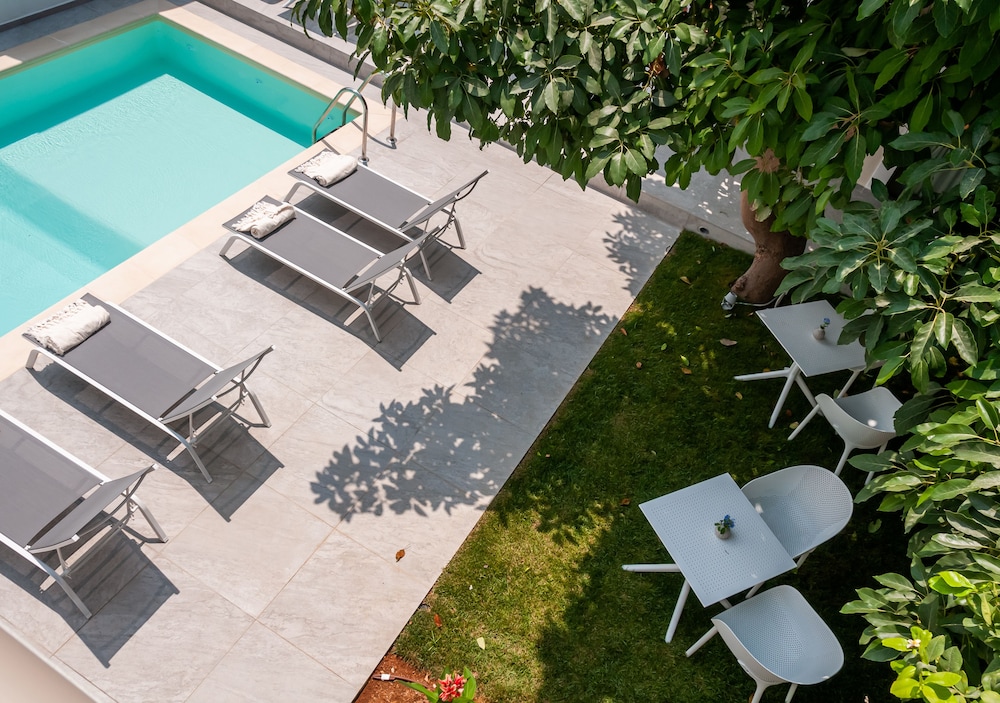 Epavli Boutique Hotel 52/65