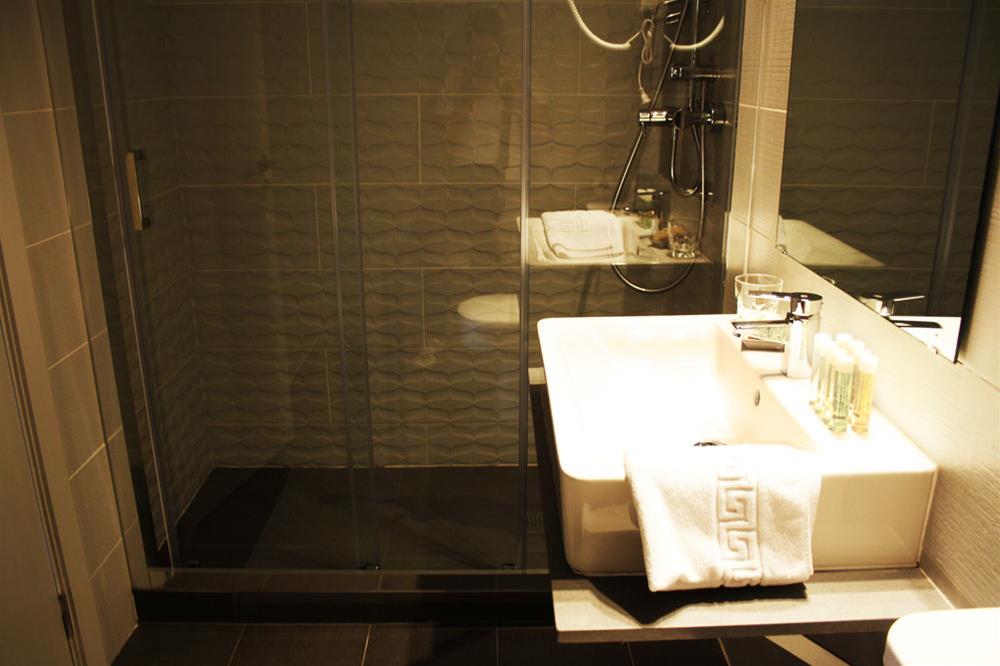 Hotel Ginebra 39/39