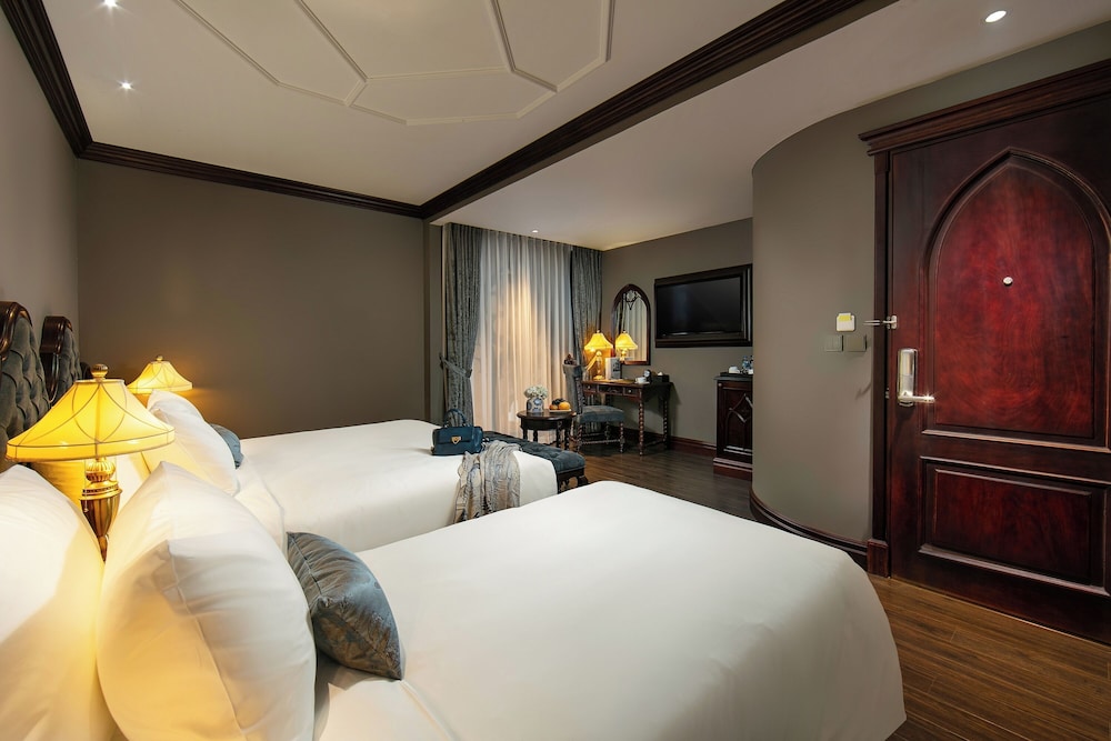 DELUXE, TWIN BEDS