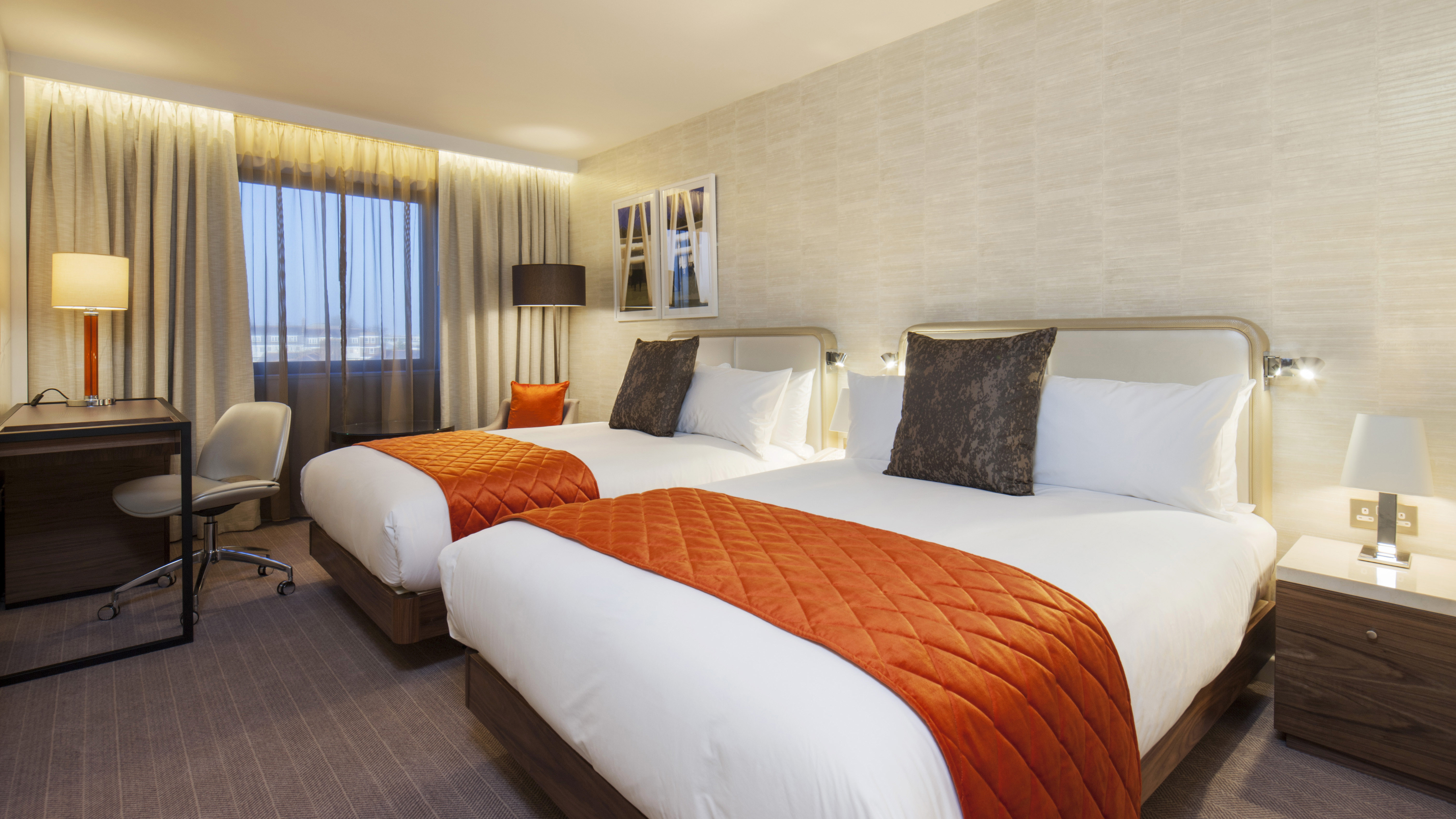 غرفة بسريرين مزدوجين، Crowne Plaza London - Kings Cross 4/7