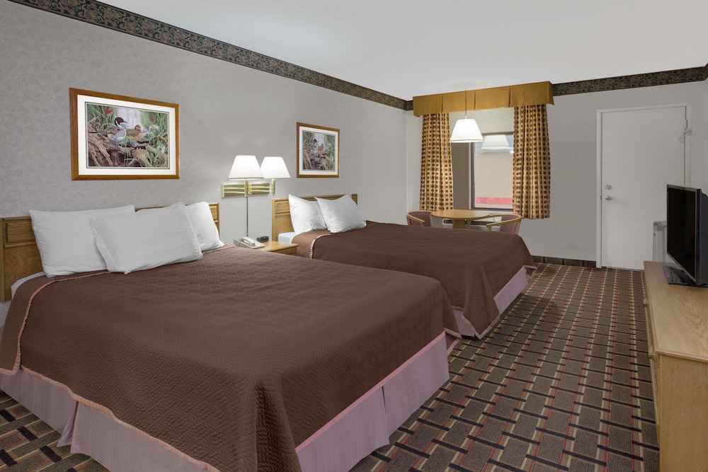Quality Inn Grand Rapids Near Downtown 7/27