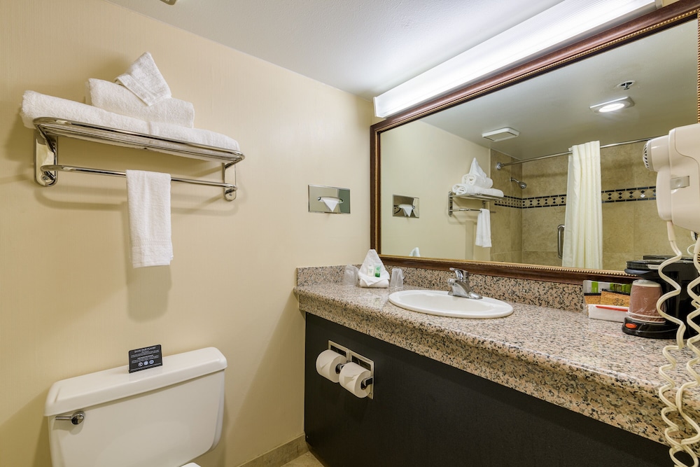 Grand Vista Hotel 56/57