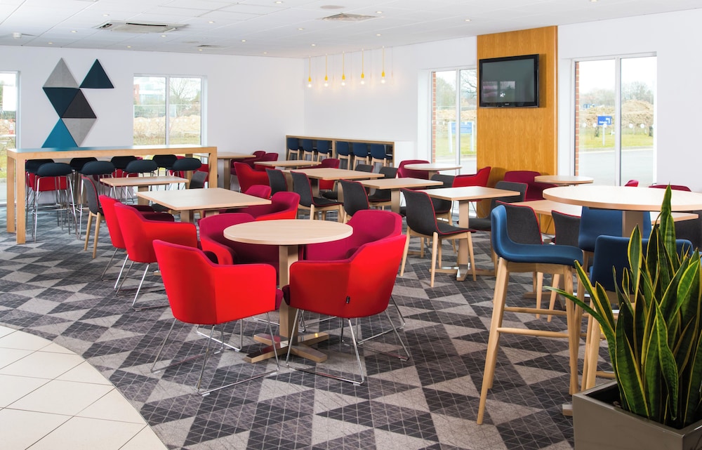 Holiday Inn Express Southampton West 55/64