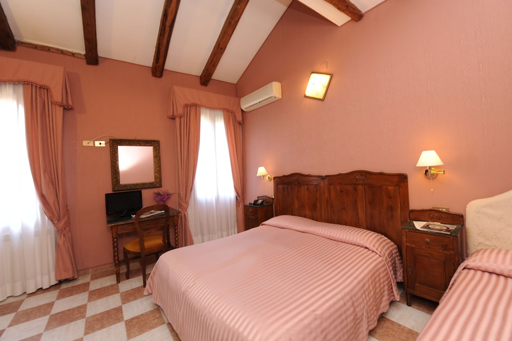 Villa Rosa 24/49