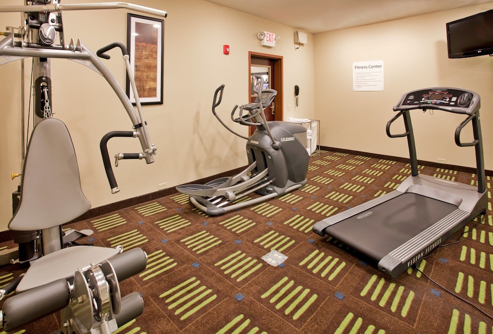 Holiday Inn Express Hotel And Suites St Charles 33/56