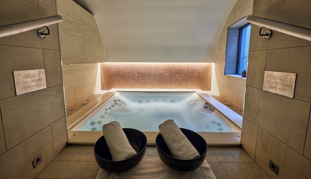 Sofitel London St James 36/70