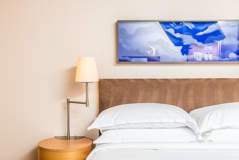 Sheraton Paris Charles de Gaulle Airport Hotel 20/33