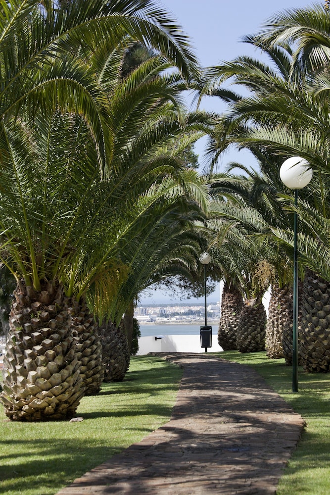 Parador De Ayamonte 36/50
