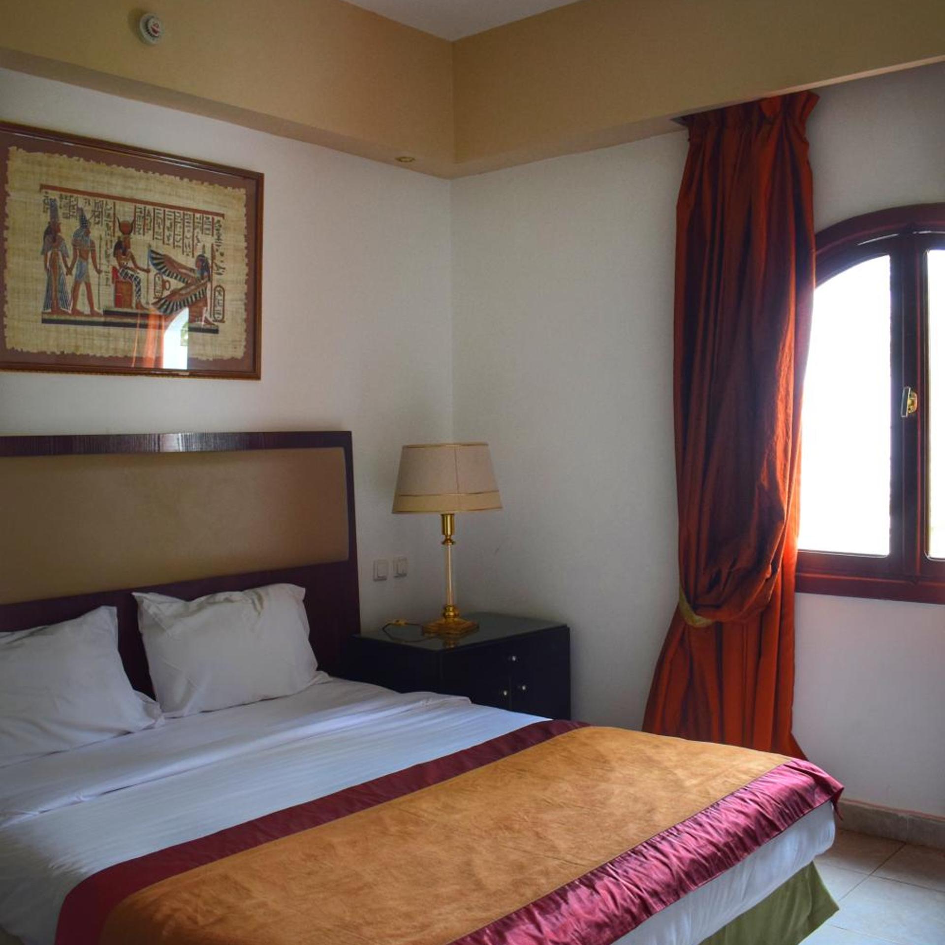 Suite, Desert View Hotel 3/6