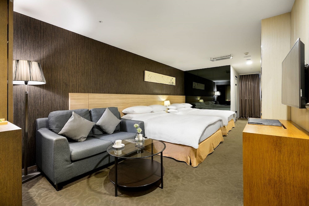 Beacon Hotel 50/69