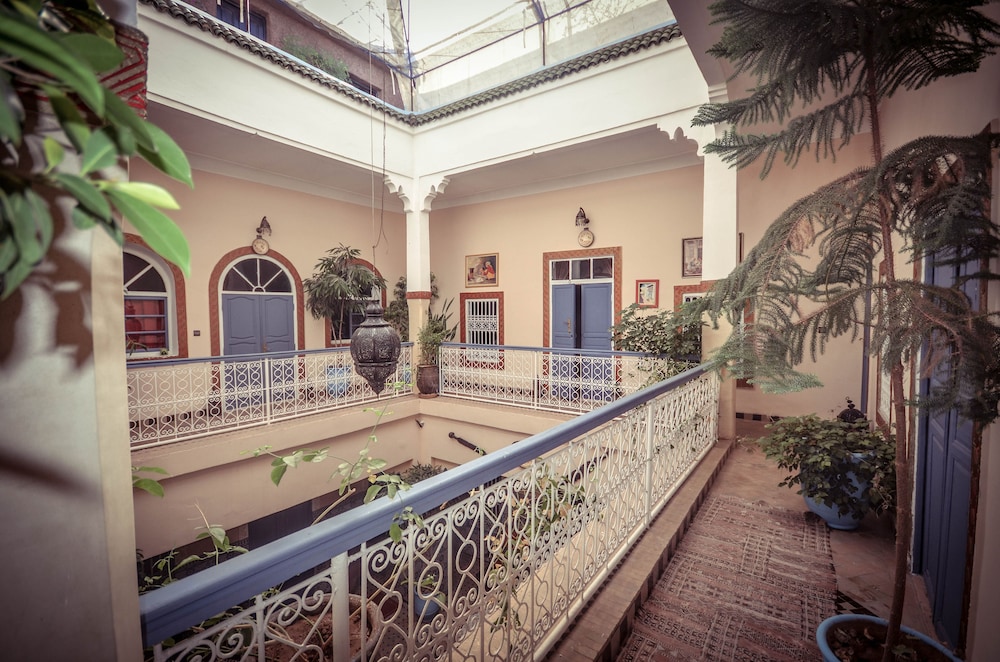 Riad Azalia 40/63