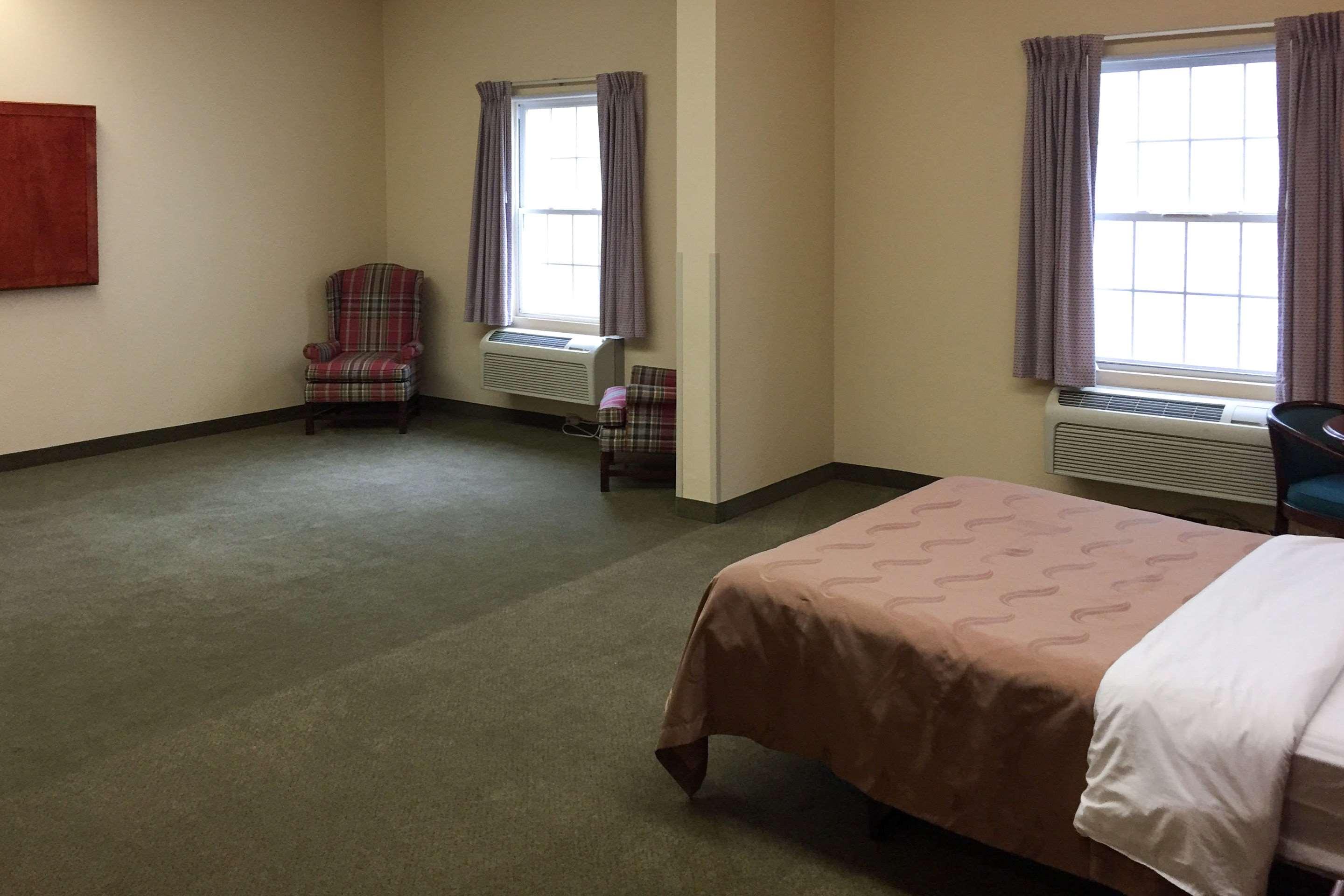 Suite, Queen Bed