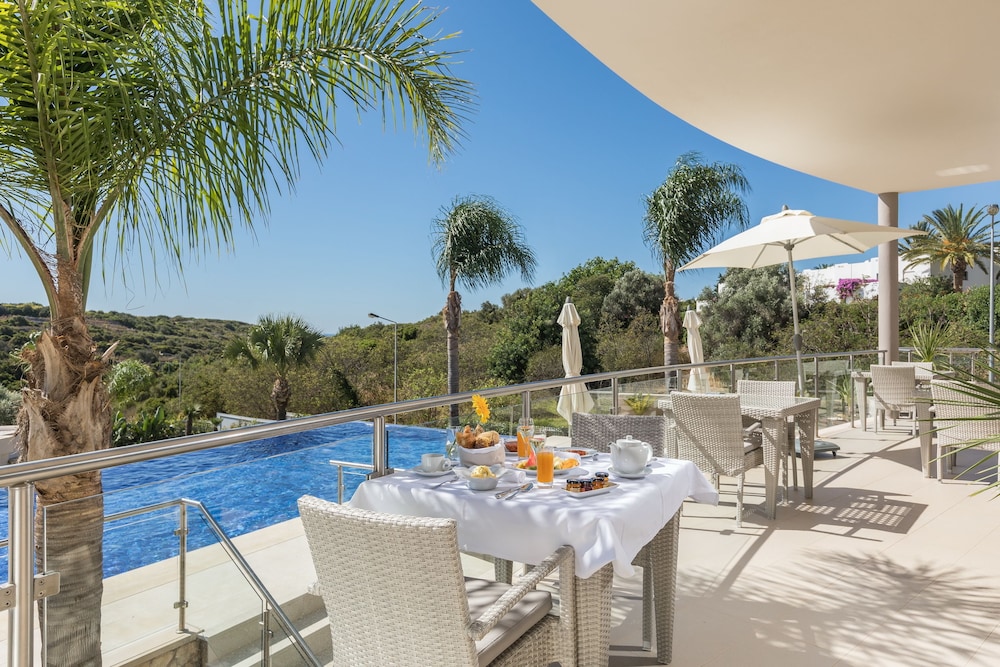 Caneiros Luxury House & Suites 56/67