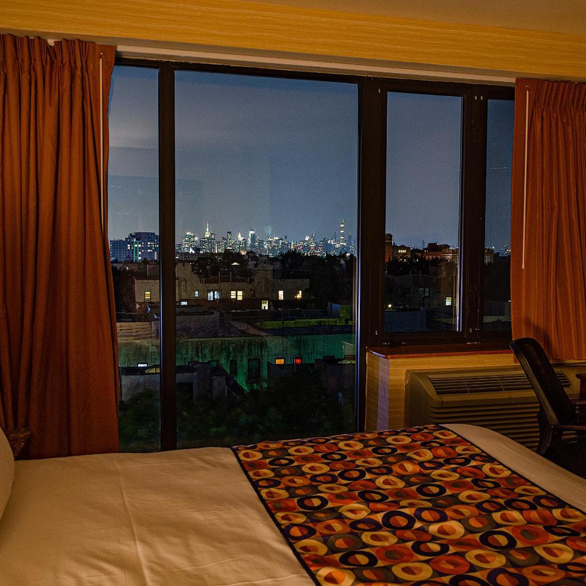Elmhurst Hotel 38/50