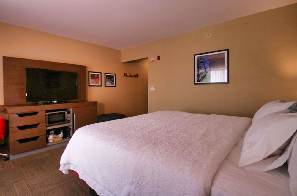 Hampton Inn & Suites Jacksonville - Beach Boulevard/Mayo Clinic Area 16/54