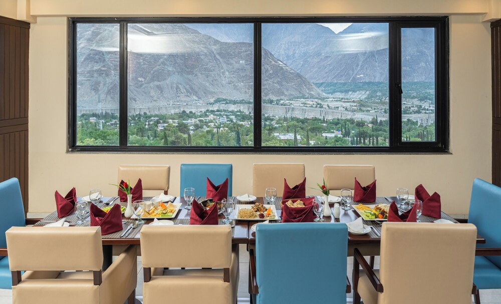 Avari Xpress Gilgit 36/37