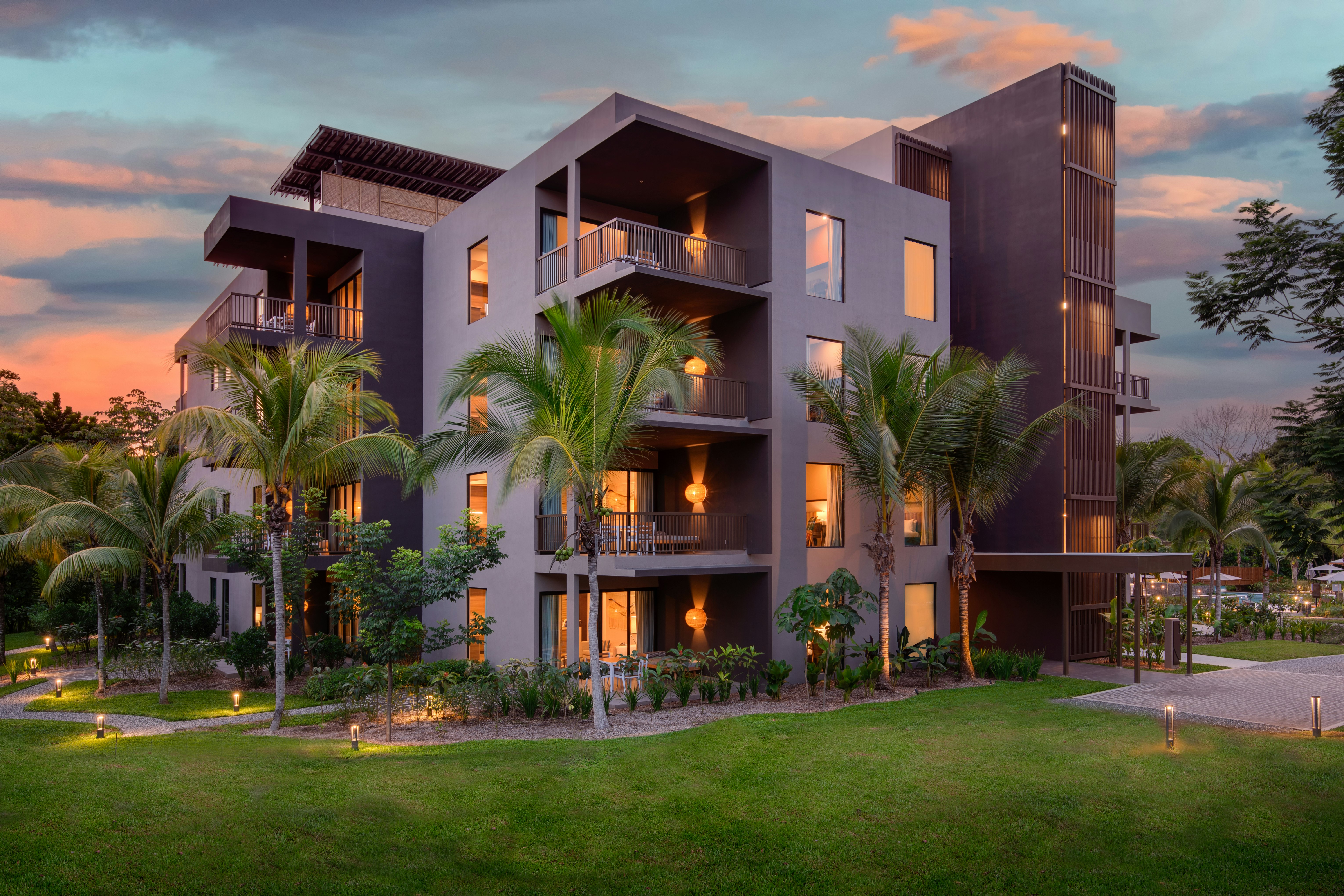 Botanika Osa Peninsula, Curio Collection by Hilton 4/73