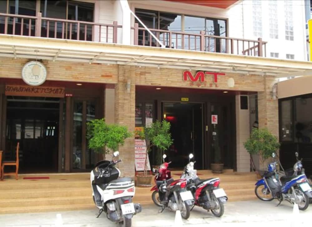 Mt Hotel 7/53