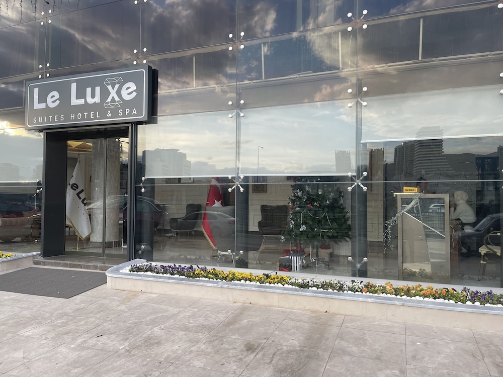 Le Luxe Suites Hotel & Spa 35/50