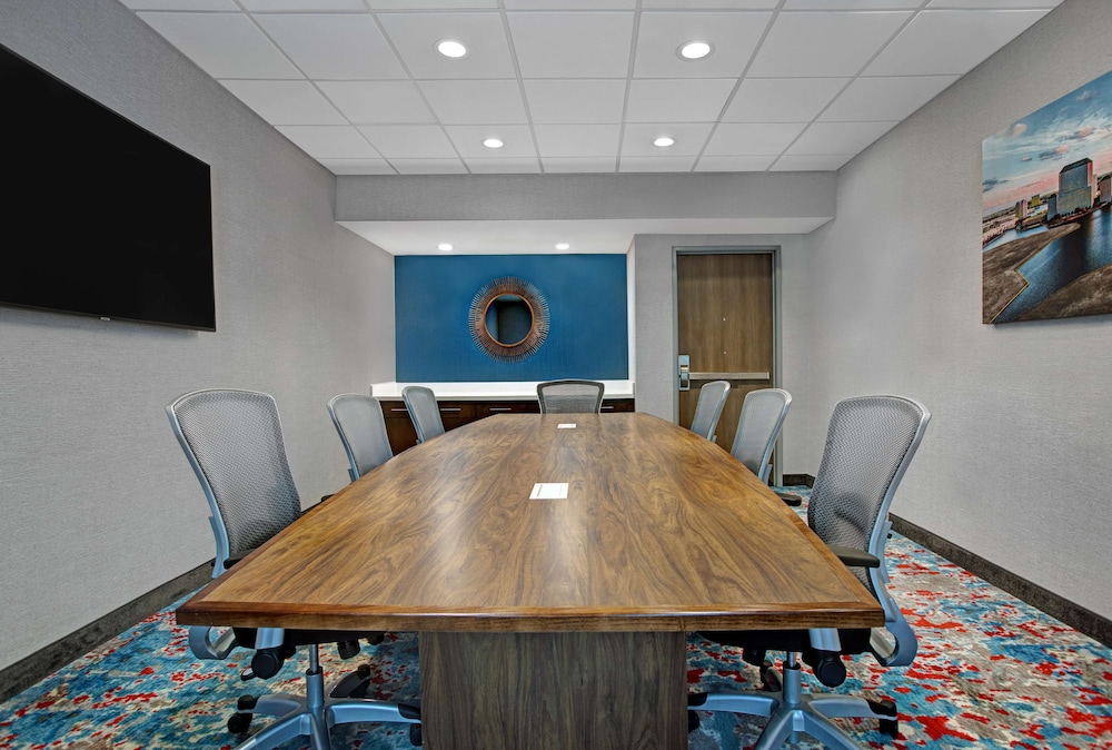 Hampton Inn Suites Farmers Branch Dallas Tx 42/54