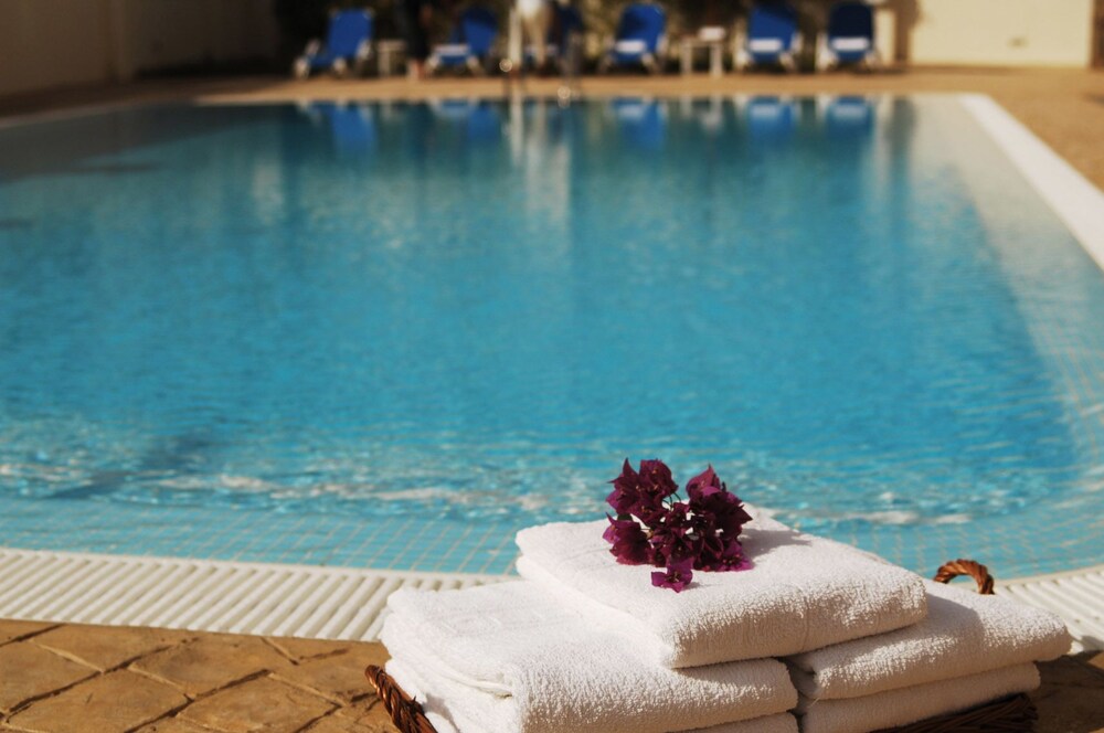 Hotel Marisma Sancti Petri 18/38
