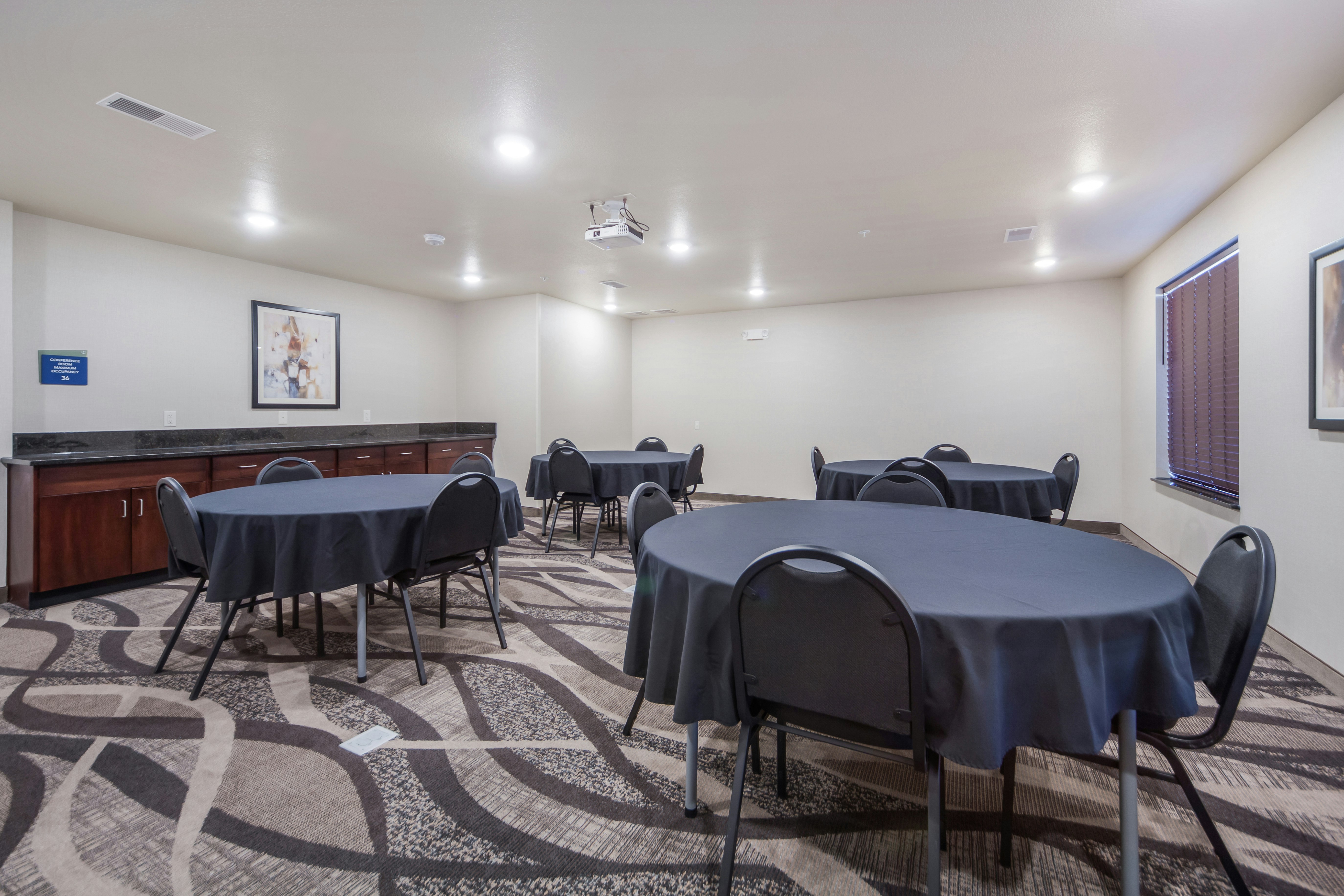 Cobblestone Inn & Suites - Holdrege 34/45
