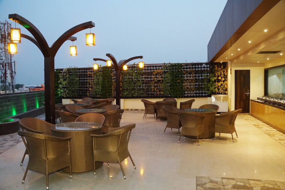 Hotel Shivoy Grand 5/23