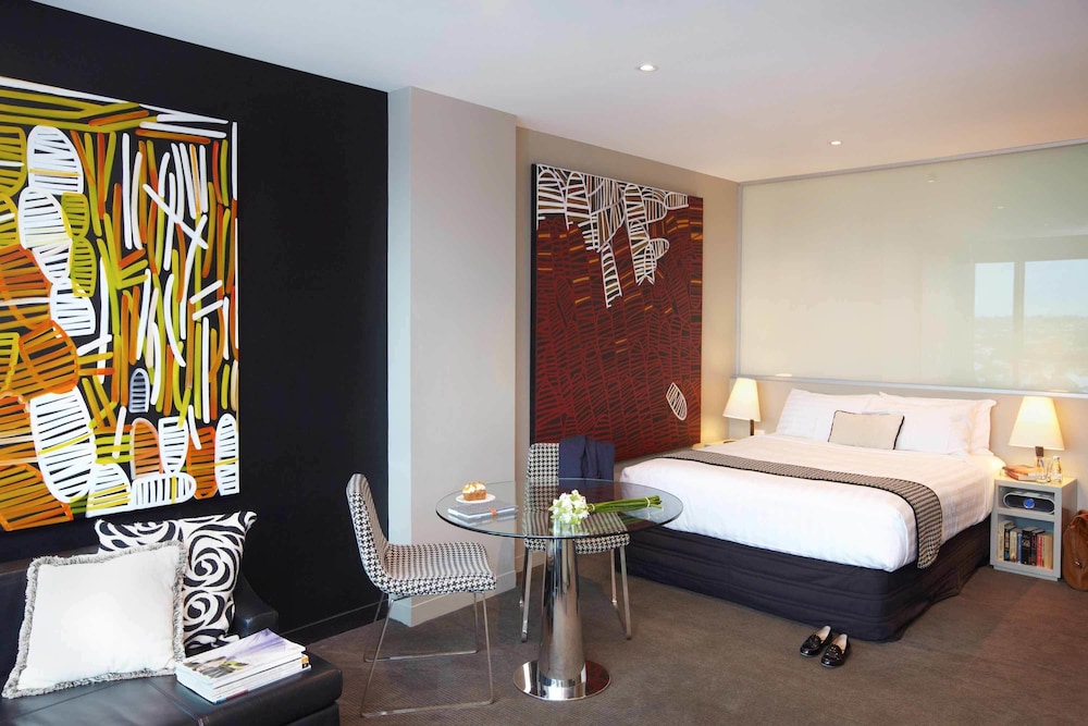 Novotel Melbourne Preston 30/94